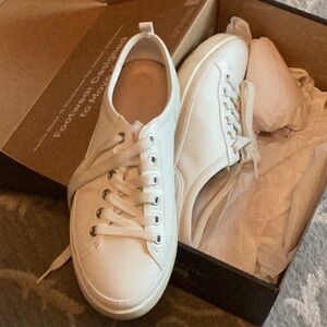 Women's White Sneakers Vionic